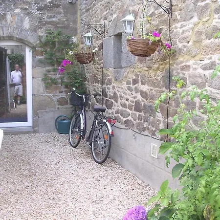 Chambre D'Hote Priory-View Dinan-3